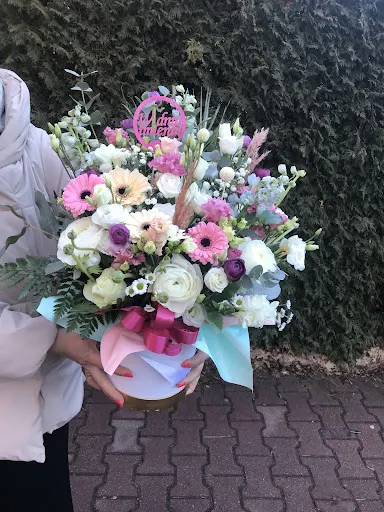 Telekwiaciarnia Kędzierzyn-Koźle - Florystyczna poczta, kwiatowa dostawa